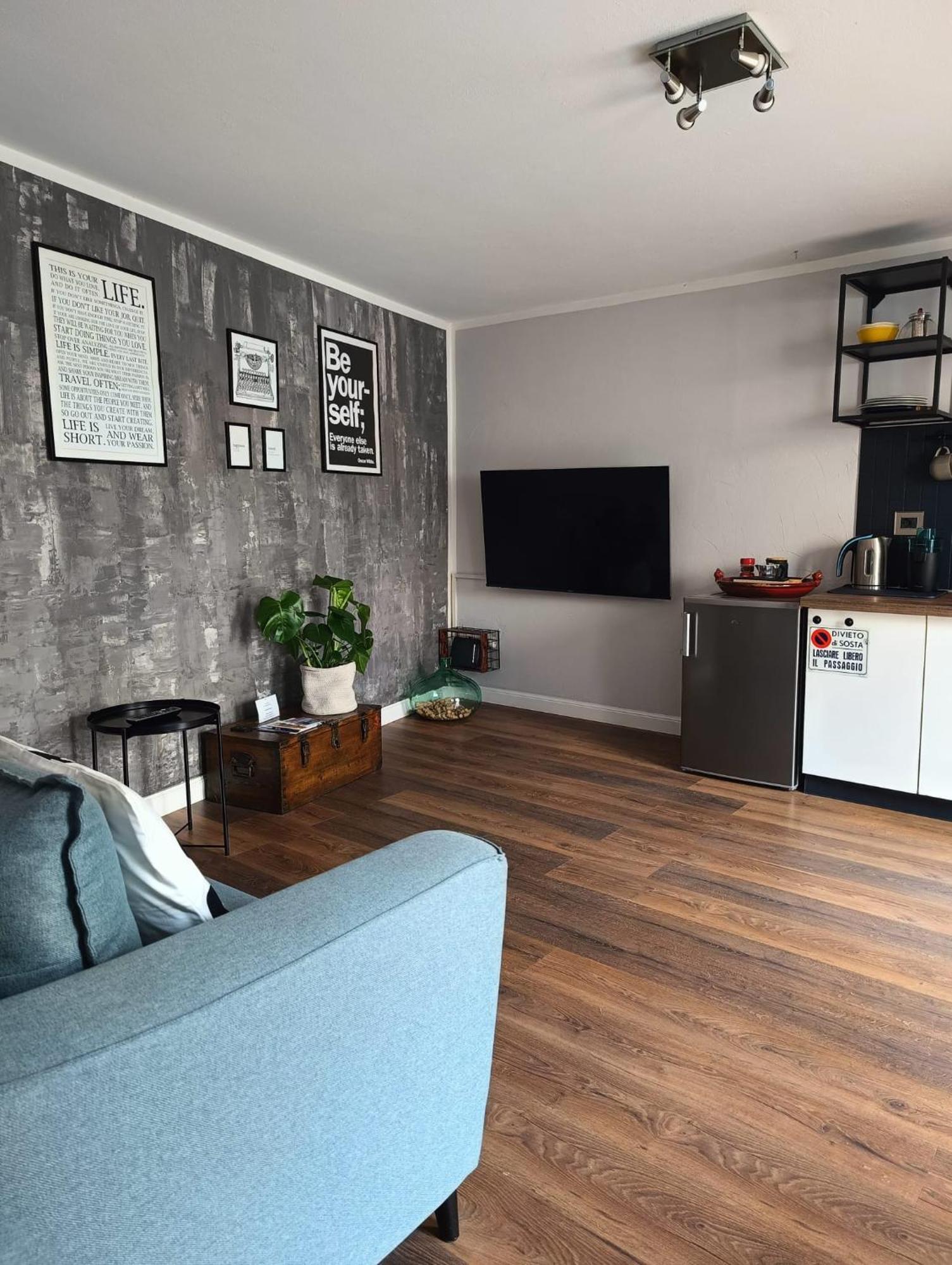 Loft 23 Apartment เอมโปลี ภายนอก รูปภาพ